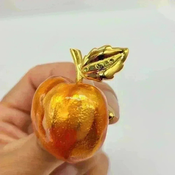 VTG Apple Pin BROOCH Enamel Gold Tone Teachers Gift - Picture 5 of 9